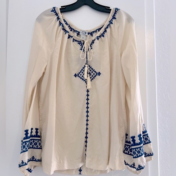 Lucky Brand Tops - 💙 Lucky 💙 Embroidered Cream and Blue Women's Top. Size M